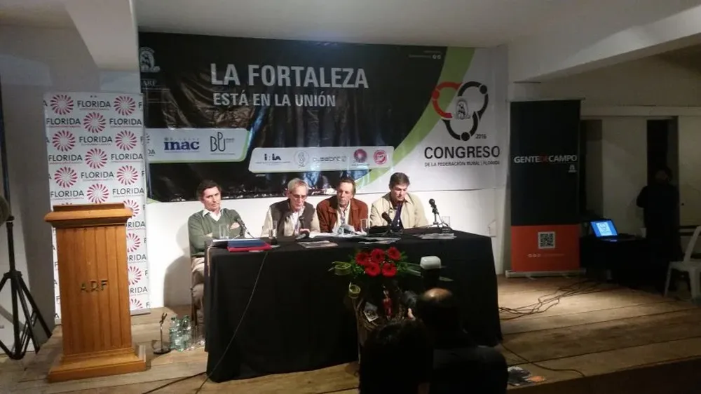 Miguel Sanguinetti, Fernando Dighiero, Julio Armand Ugon y el presidente electo, Jorge Riani