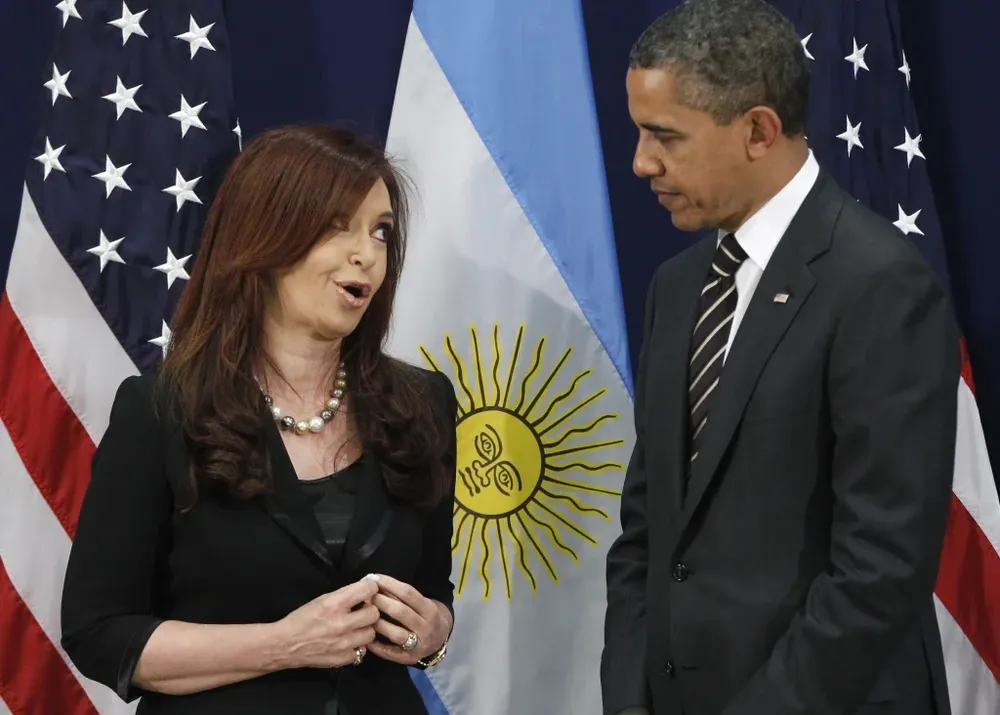 La presidenta argentina de riguroso luto en la reunión con Obama.