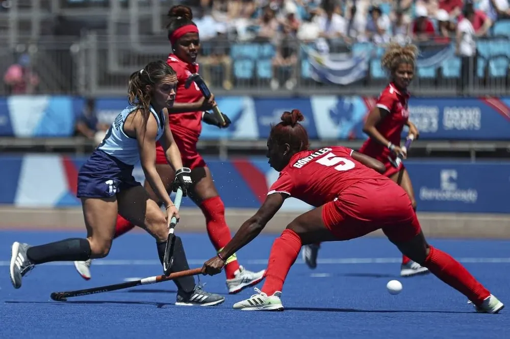 Cuba ante Uruguay en hockey femenino