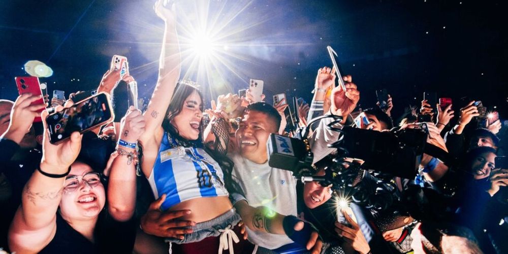 LALI EN RIVER ENTRADAS