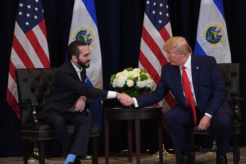 Nayib Bukele pasó de la izquierda radical a ser el referente de Donald Trump y el Ãdolo de los conservadores en EEUU. Nayib Bukele pasó de la izquierda radical a ser el referente de Donald Trump y el Ãdolo de los conservadores en EEUU.