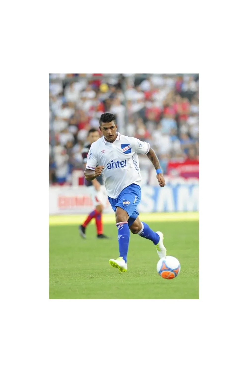 Diego Polenta con la camiseta de la temporada pasada