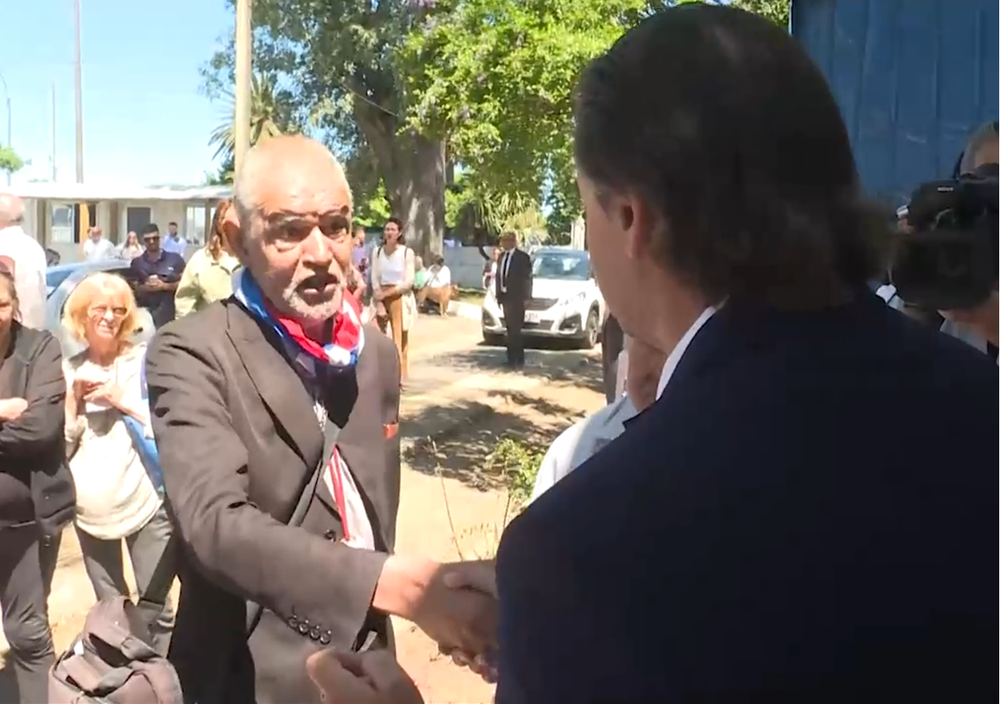 Luis Lacalle Pou y vecino de Flor de Maroñas