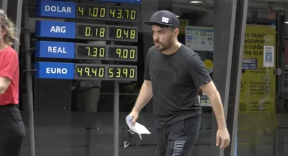 El dólar acumula una baja de 4,8% en lo que va de este año.