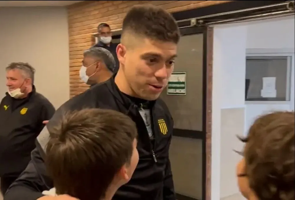 Kevin Dawson a la salida del sanatorio en Melo