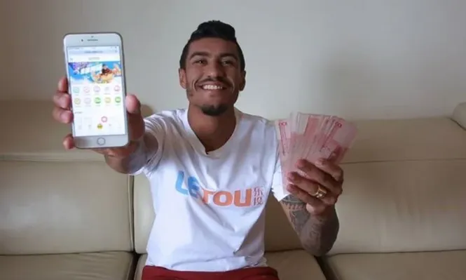 Paulinho, el de los 3 goles a Uruguay, está en problemas