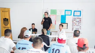 El Indio Olivera en plena charla
