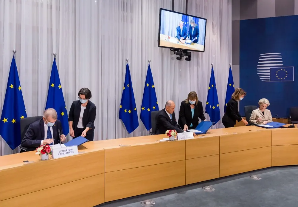 La Unión Europea se reunió para definir respuestas ante ómicron