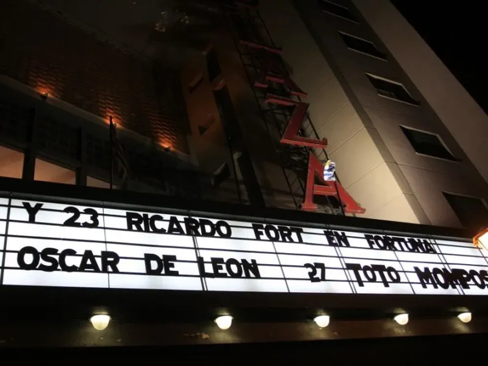 La marquesina del Cine Teatro Plaza dajará de brillar