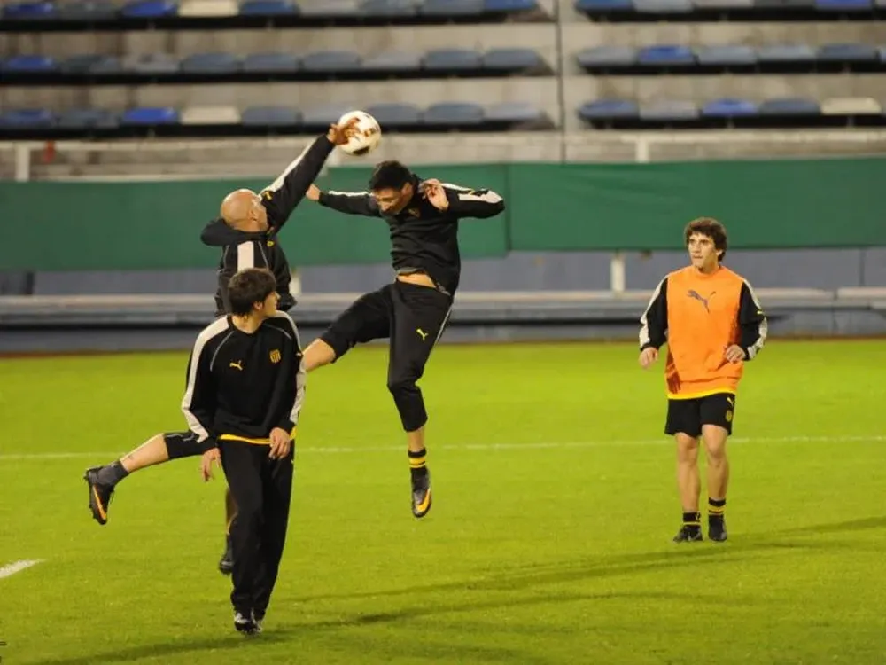 Los aurinegros trabajaron en el Amalfitani