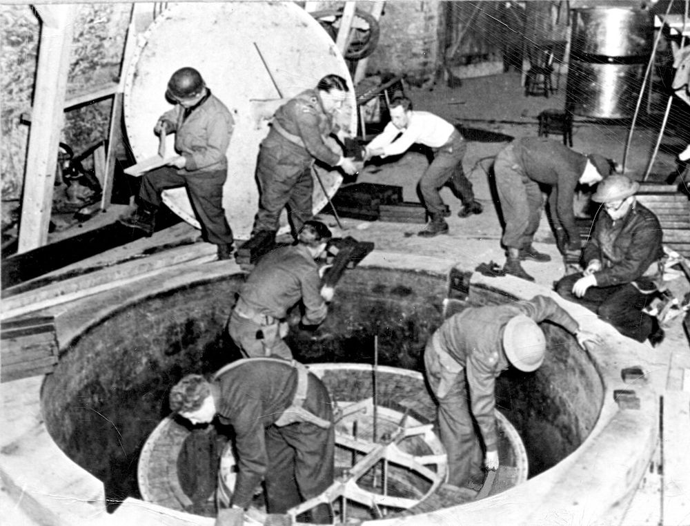 La pila atómica experimental alemana en Haigerloch, abril de 1945