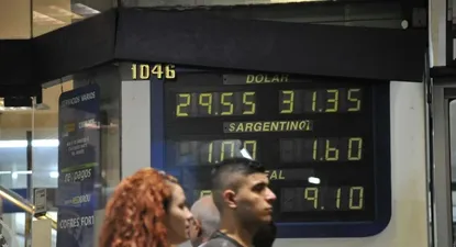 ¿Qué recomiendan los expertos ante la escalada reciente del dólar?