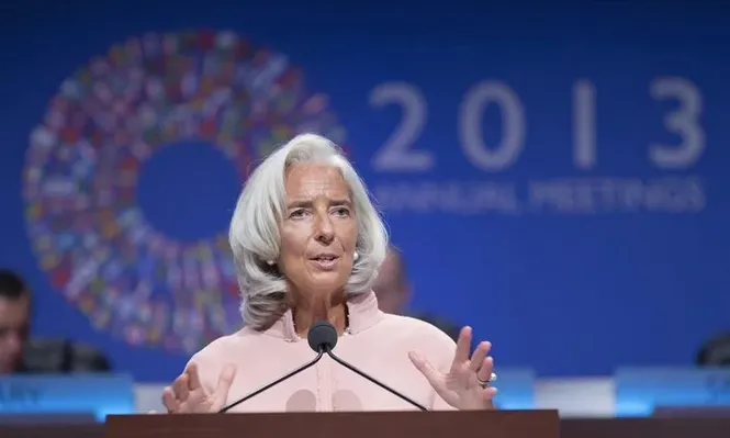 La directora del FMI, Christine Lagarde, pronunciando un discurso durante la reunión del FMI y el Banco Mundial