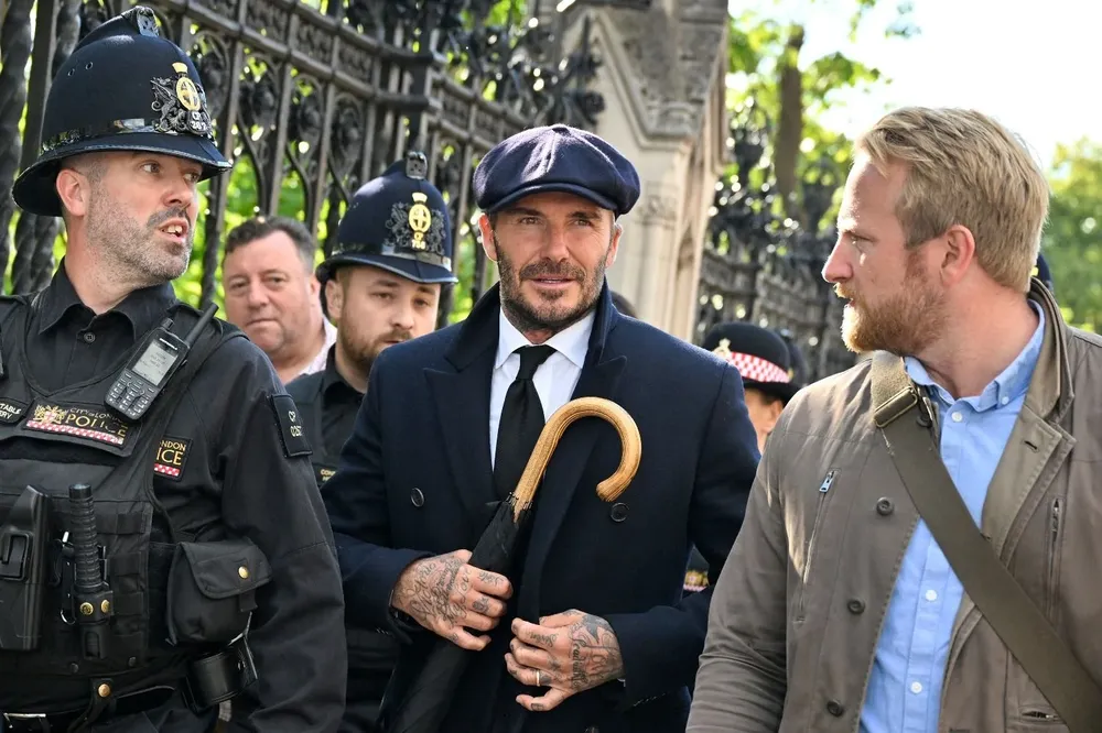 David Beckham en la fila para despedir a la reina Isabel II en la Abadía de Westminster