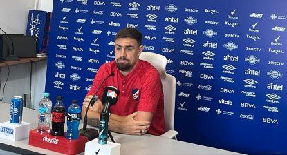 Sebastián Coates en conferencia