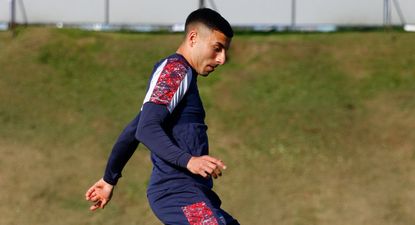 Nahuel Gelos en su primera práctica en Nacional