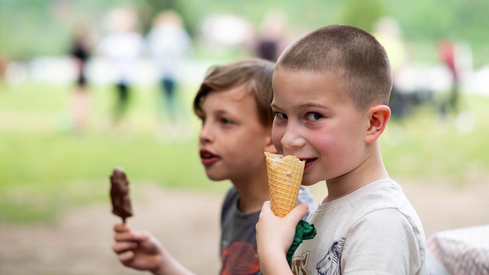 La prevalencia de este fenómeno varía en un rango del 15 al 37% en la población general, pero es significativamente mayor en niños y adolescentes