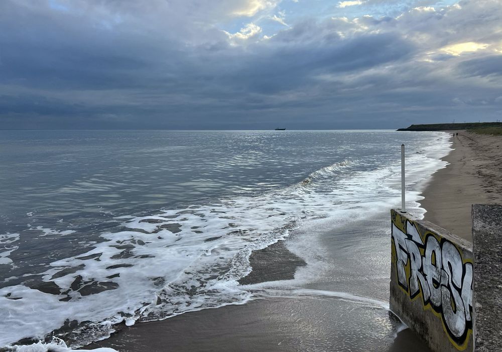 La playa de Las Palmas, en Ecuador, tras la advertencia de tsunami