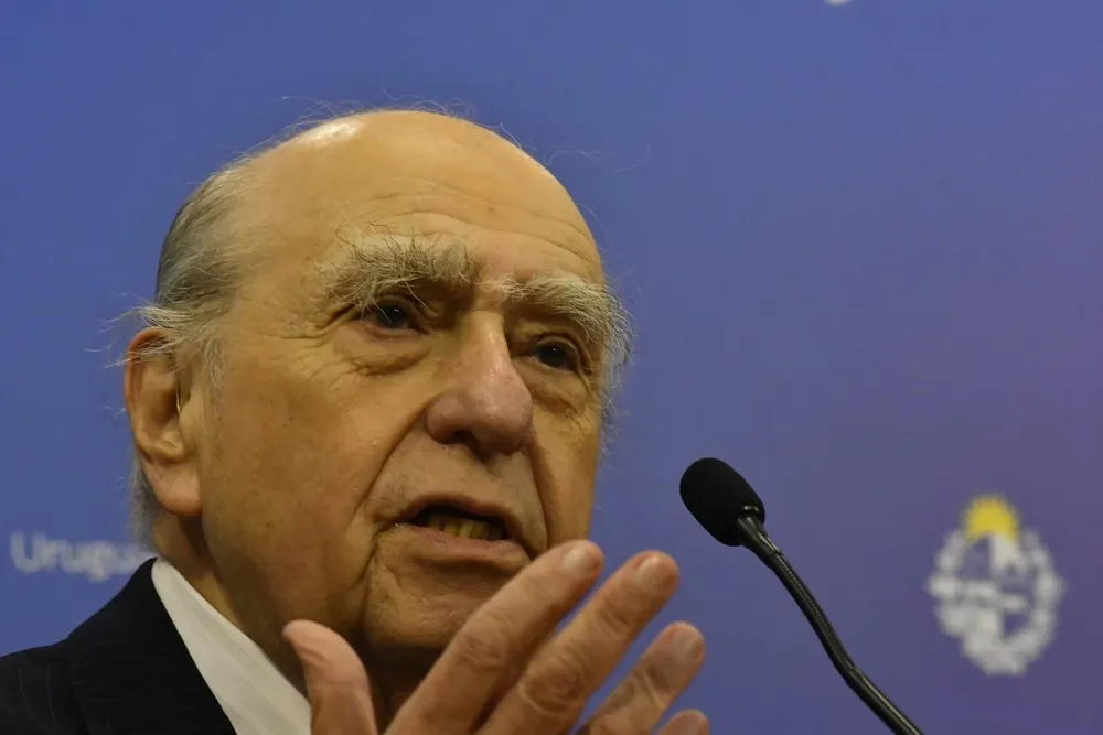 Sanguinetti celebrará 70 años como periodista