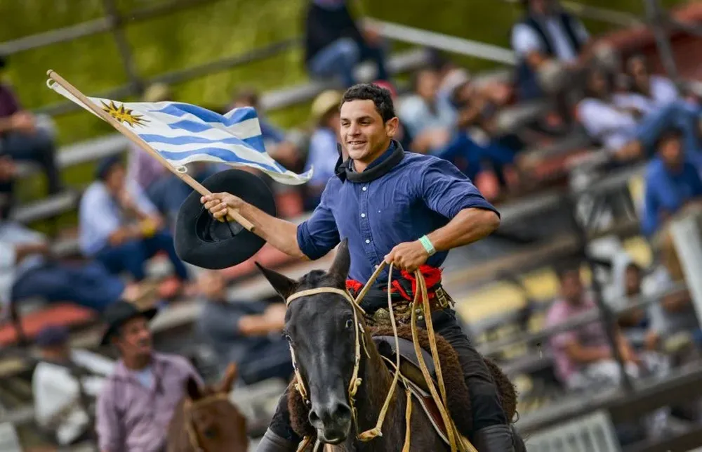 Vuelta de honor en el ruedo de la Rural del Prado.
