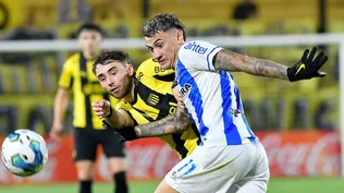 Peñarol y Cerro Largo juegan por el Torneo Clausura