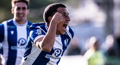 Bruno Larregui celebra el gol de Juventud de Las Piedras