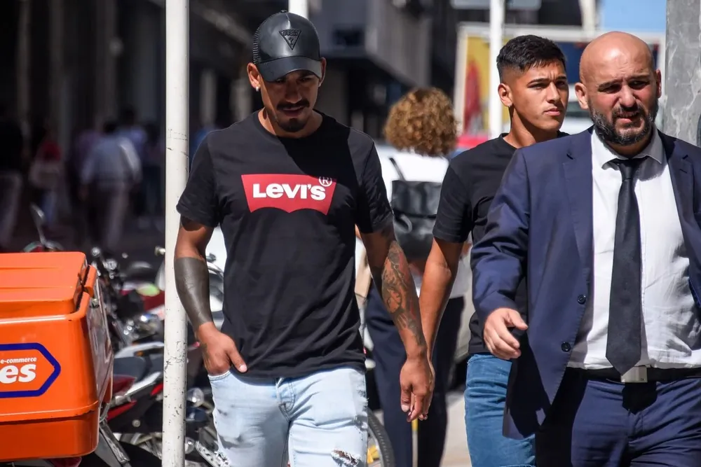 Yona Rodríguez y Lozano llegando a Fiscalía