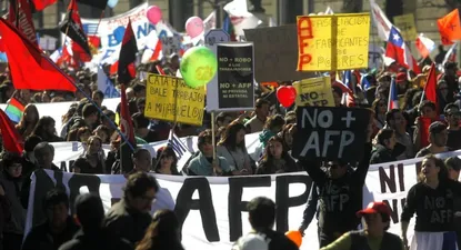 marcha masiva en chile en rechazo del sistema jubilatorio