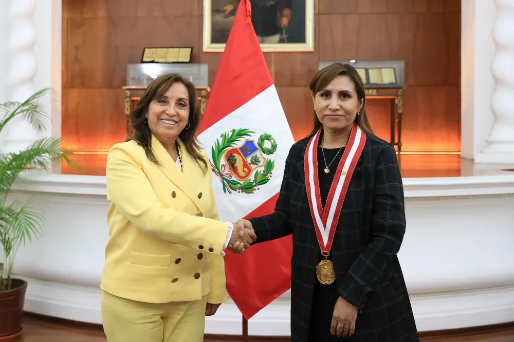 La presidente peruana Boluarte y la fiscal Benavides. Acusada y acusadora, en otros tiempos.