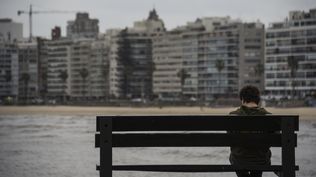 Uruguay envejece y pierde población: qué significa para la economía