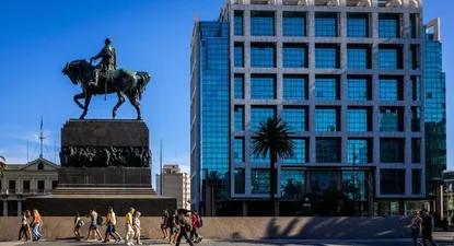 Plaza Independencia, Montevideo (archivo, 2019).