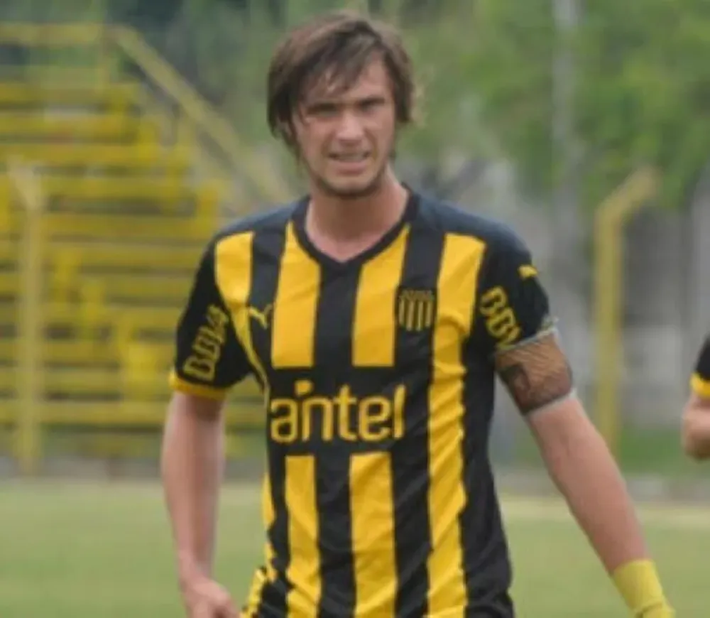 Matías Mir dejó la camiseta de Peñarol y viajó a Italia