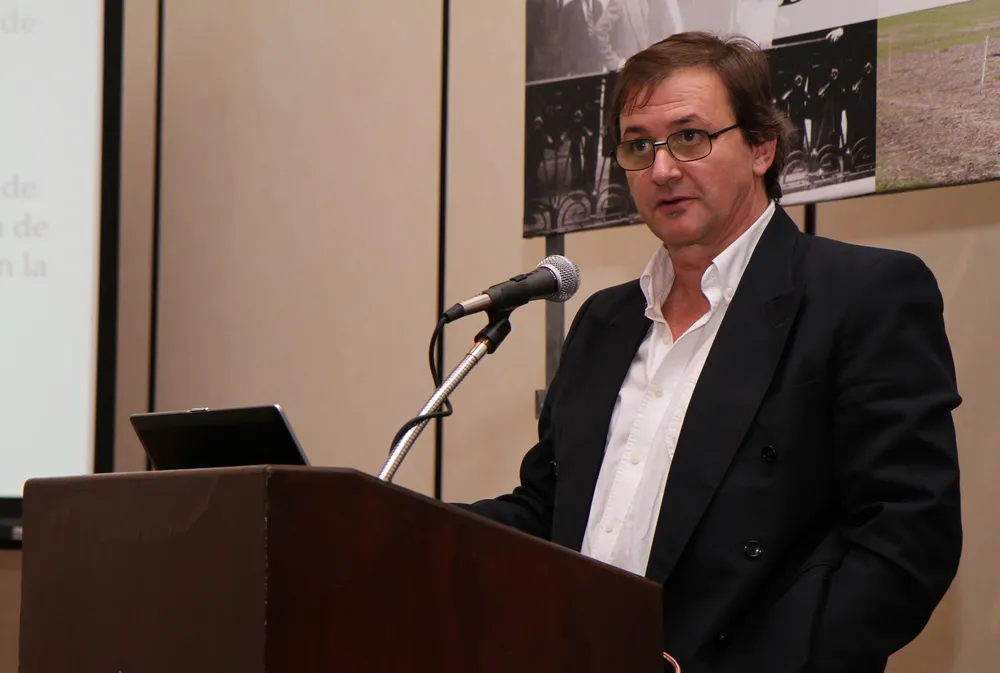 Presidente de Inavi, José Lez