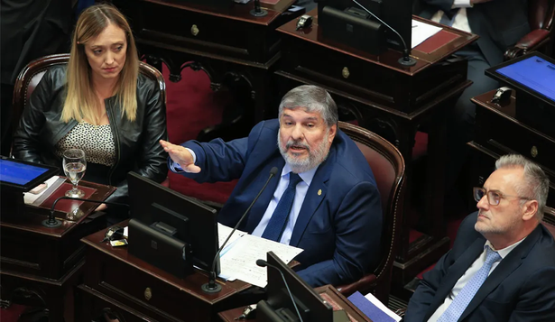 El peronismo amenaza con partirse en el Senado.