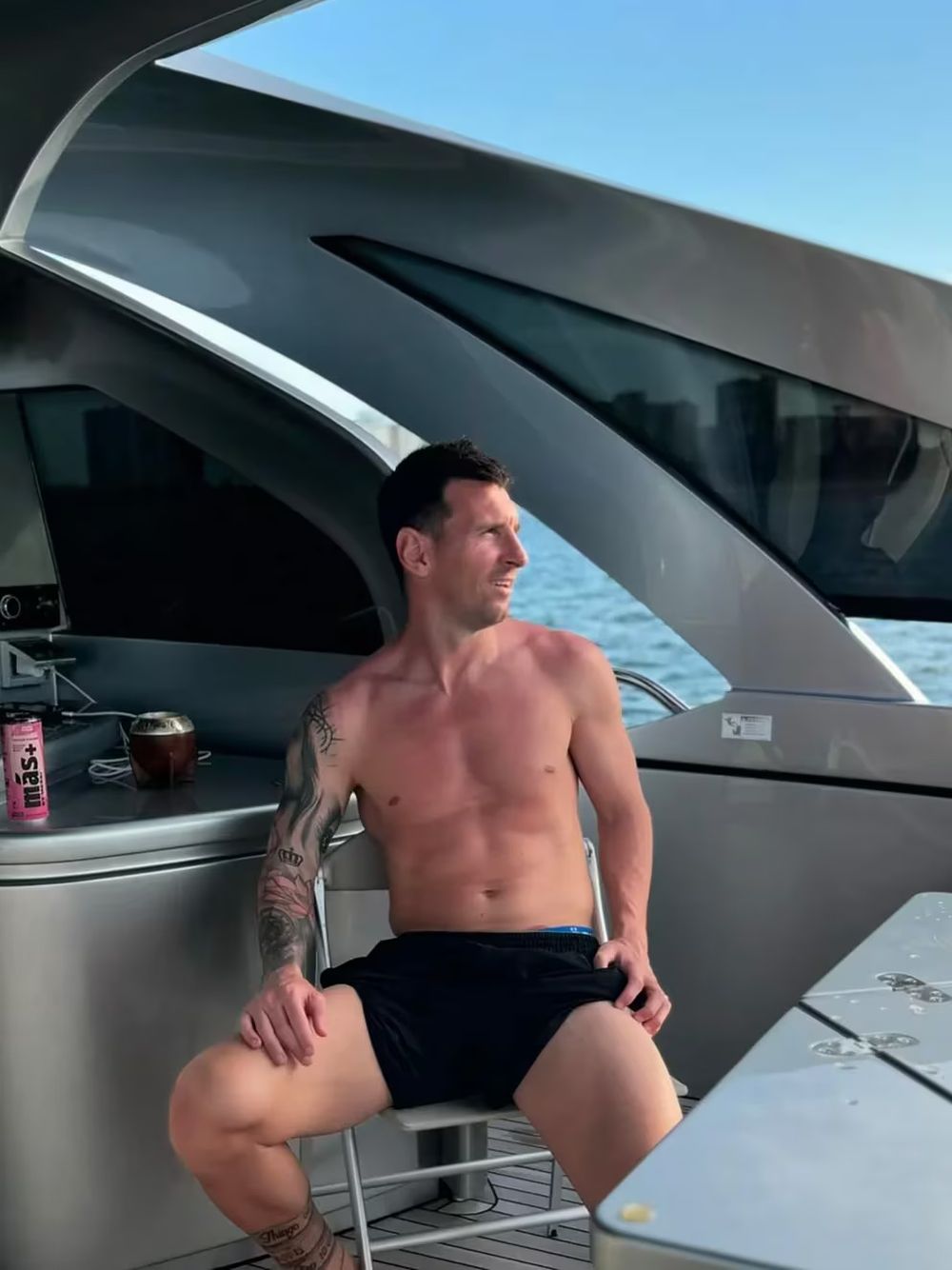 Leo Messi aprovecha sus días de convalecencia para disfrutar junto a su esposa e hijos. Instagram @antonelaroccuzzo