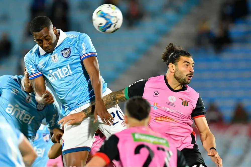 Gonzalo Carneiro será titular en la ofensiva de Nacional ante River Plate