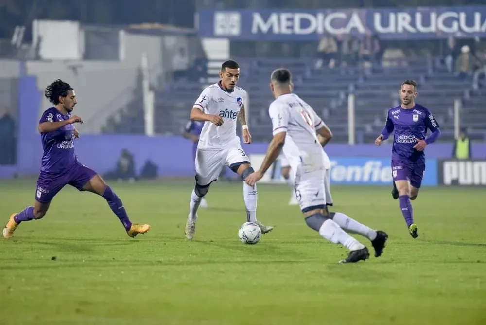 Franco Fagúndez fue titular en Nacional