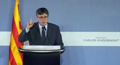Dirigente catalán fugado de España, Carles Puigdemont.