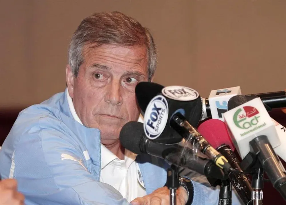 Jordania- El entrenador uruguayo Oscar Tabarez comparece en rueda de prensa en Ammán