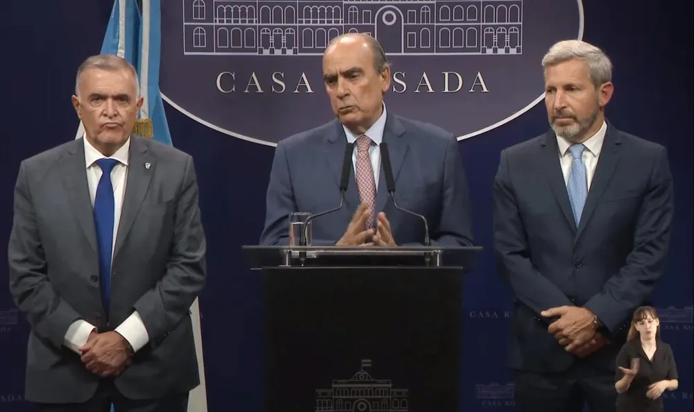 Guillermo Francos con los gobernadores Jaldo y Frigerio