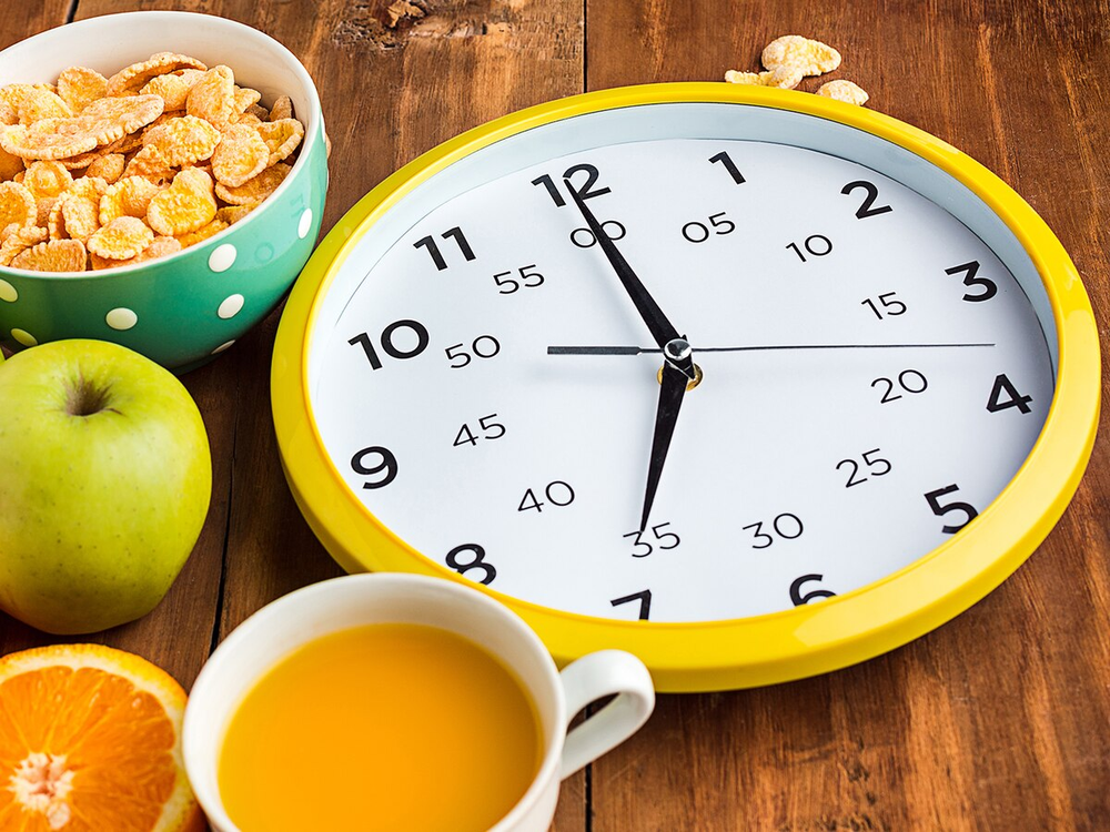 El ayuno intermitente supera a la dieta hipocalórica tradicional en pérdida de peso a corto plazo