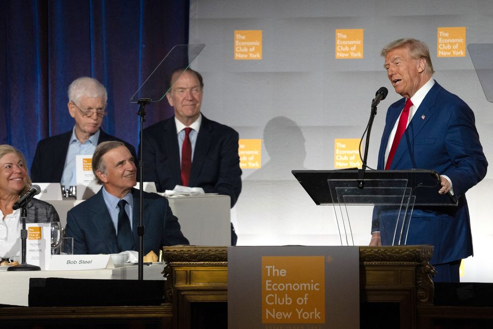 Donald Trump habló ante un grupo de empresarios y líderes de la industria en el Economic Club de Nueva York