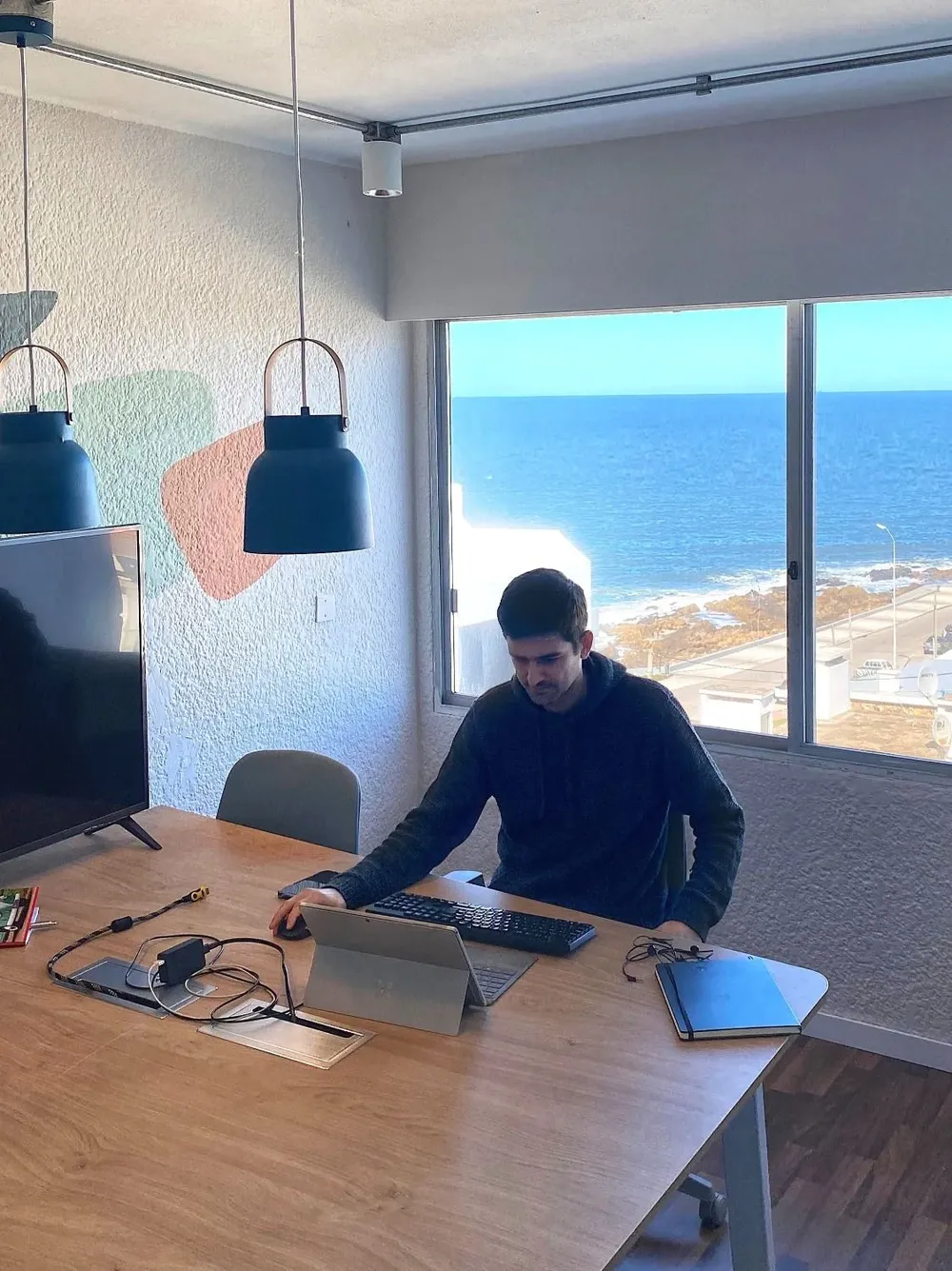 Christophe Du Mée trabajando en Sinergia Punta del Este