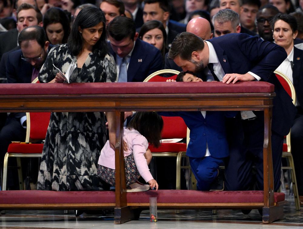 JD Vance en primera fila en la Basílica de San Pedro. EFE