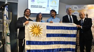 Juegos Olímpicos 2024: Lacalle Pou entregó el Pabellón Nacional a los atletas uruguayos