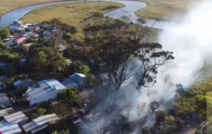Incendio en Valizas, departamento de Rocha