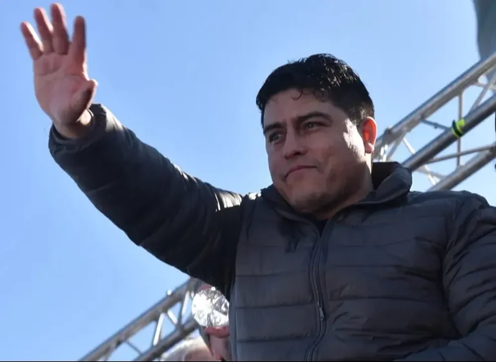 Claudio Vidal se impuso en Santa Cruz.