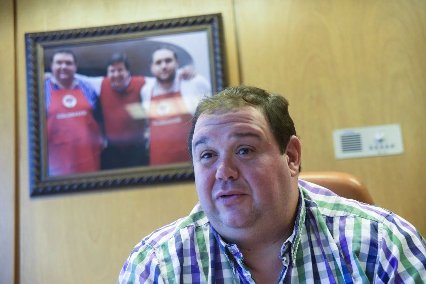 Walter Cervini en su despacho de diputado durante la entrevista con&nbsp;El Observador