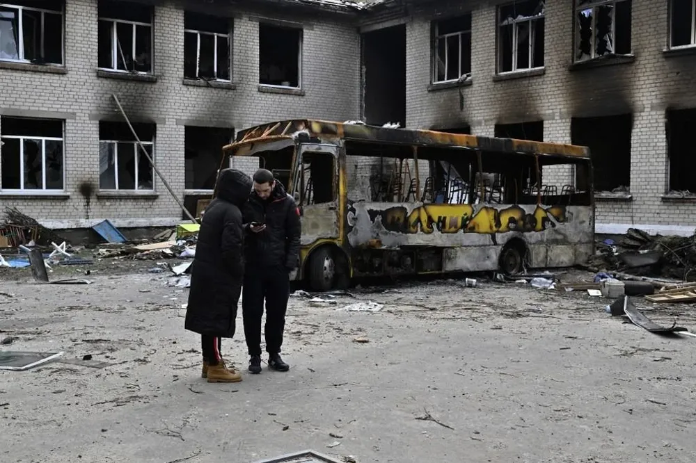 Escuela incendiada en Kiev