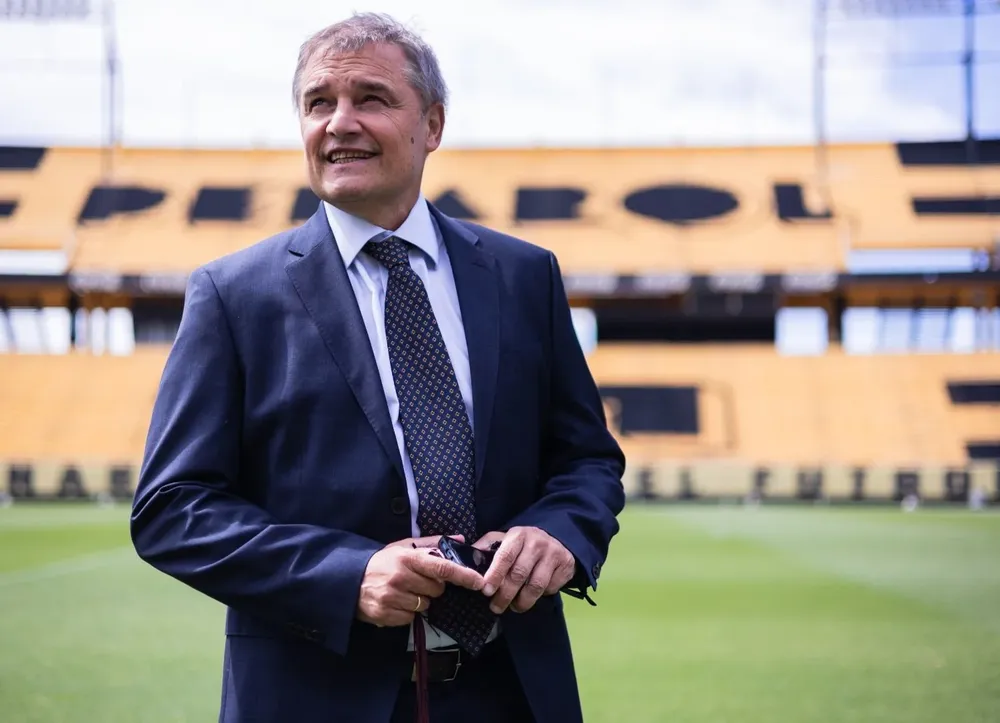 Diego Aguirre, técnico de Peñarol, en el Campeón del Siglo